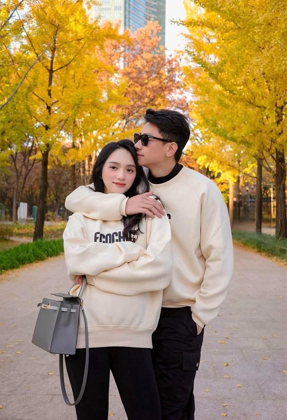 Phú Cường và Hương Giang tại quê nhà