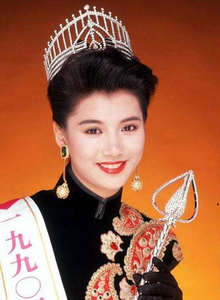 Viên Vịnh Nghi - nàng hậu mỏ hỗn nhất xứ Cảng