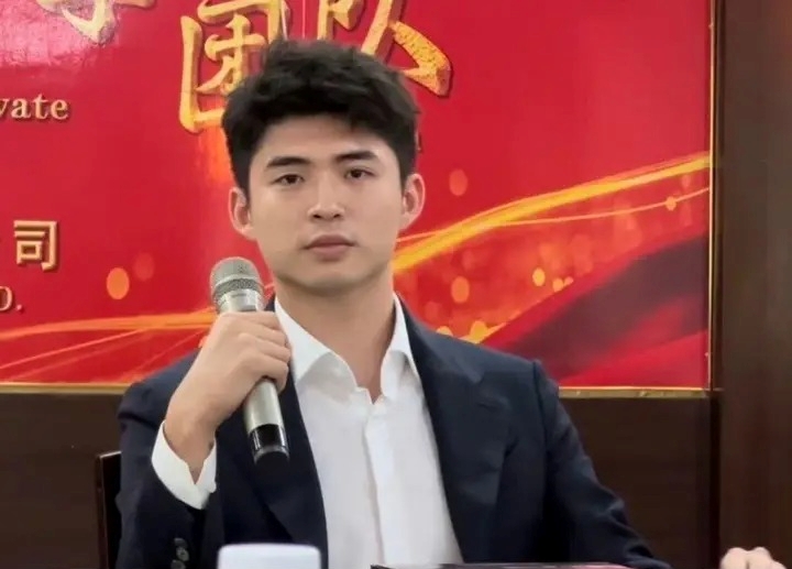 Thiếu gia Trương Hướng Vinh điển trai