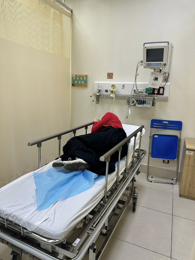 Lan Phương với biểu hiện đau nhức