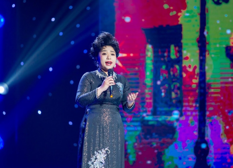Chân dung nữ ca sĩ Phương Quỳnh