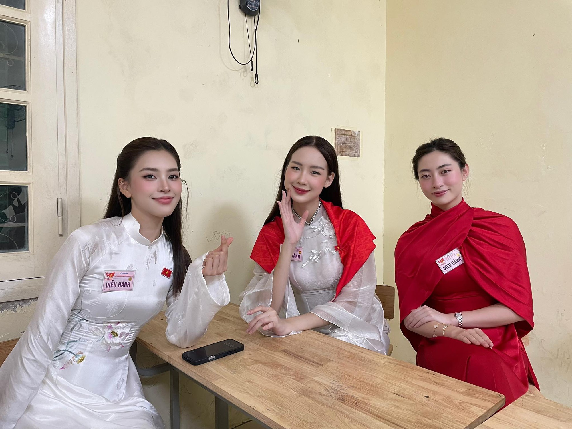 Tiểu Vy cùng Hoa hậu Bảo Ngọc, Lương Thuỳ Linh trong Khối Văn hóa - Thể thao
