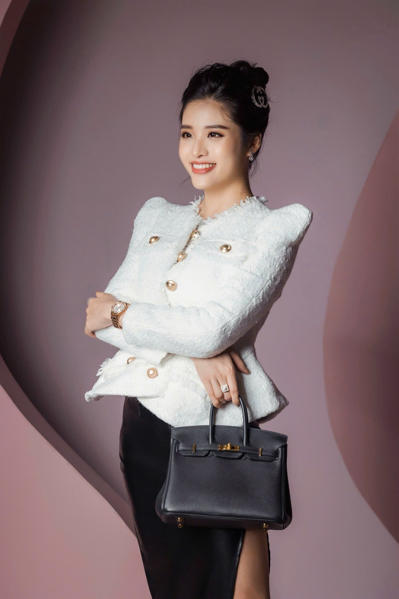 Người đẹp kinh doanh đa lĩnh vực