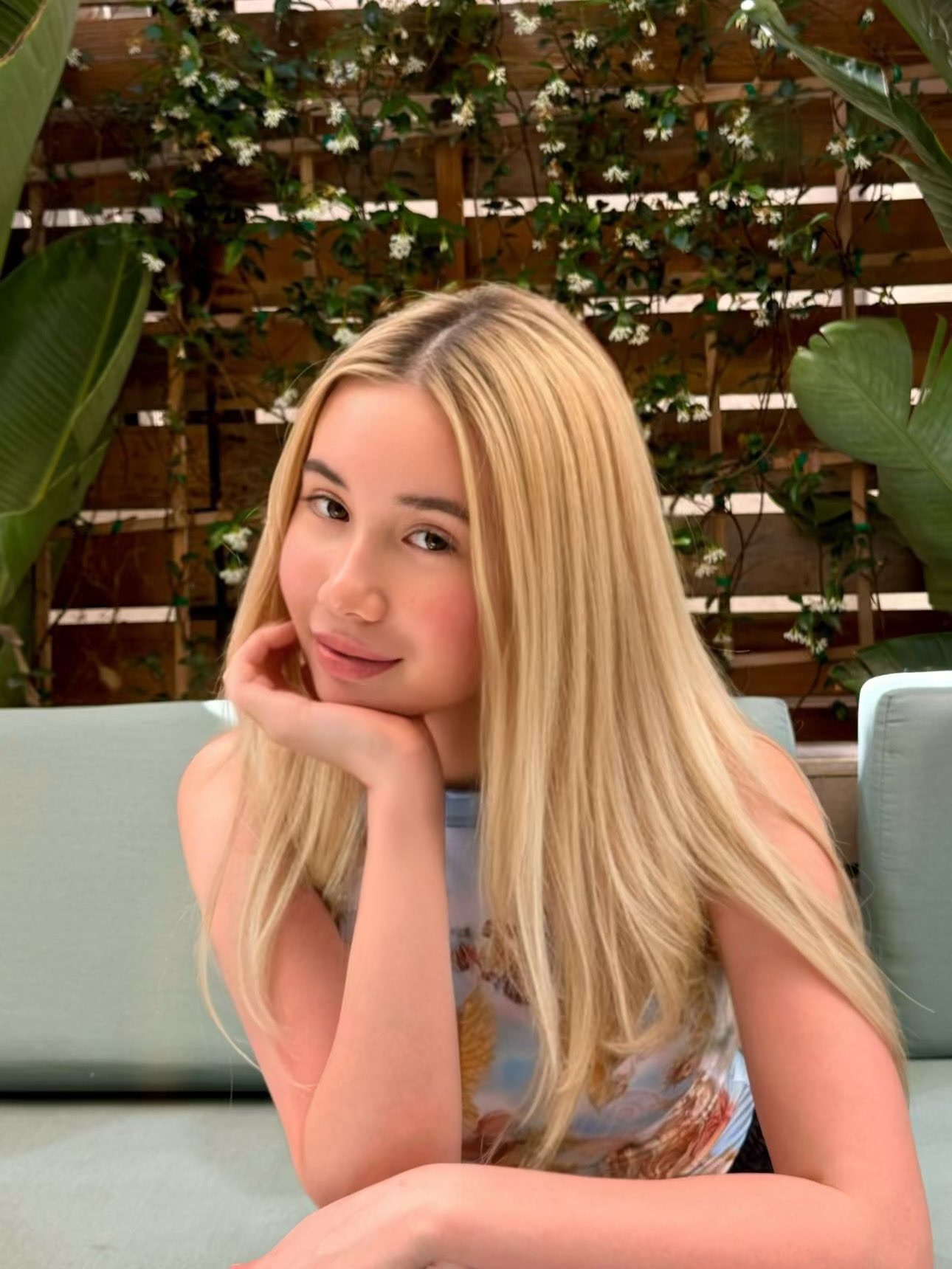 Lil Tay bán ảnh nóng và phát ngôn xúc phạm người làm công ăn lương