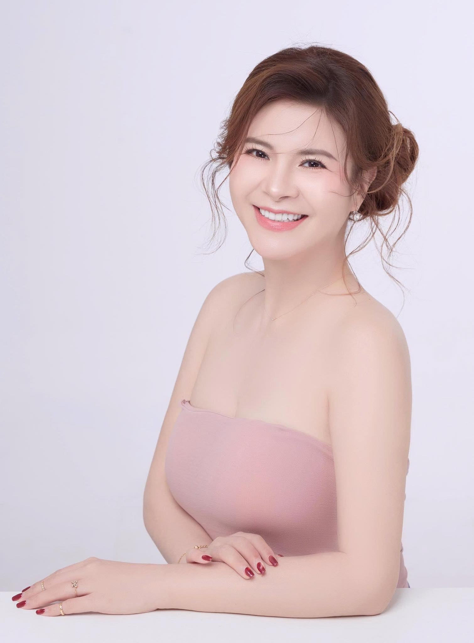 Diện mạo trước khi phẫu thuật thẩm mỹ của diễn viên Kim Oanh