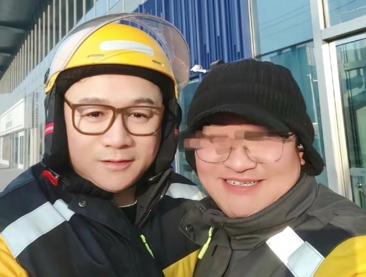 Cao Hổ làm shipper và trồng rau