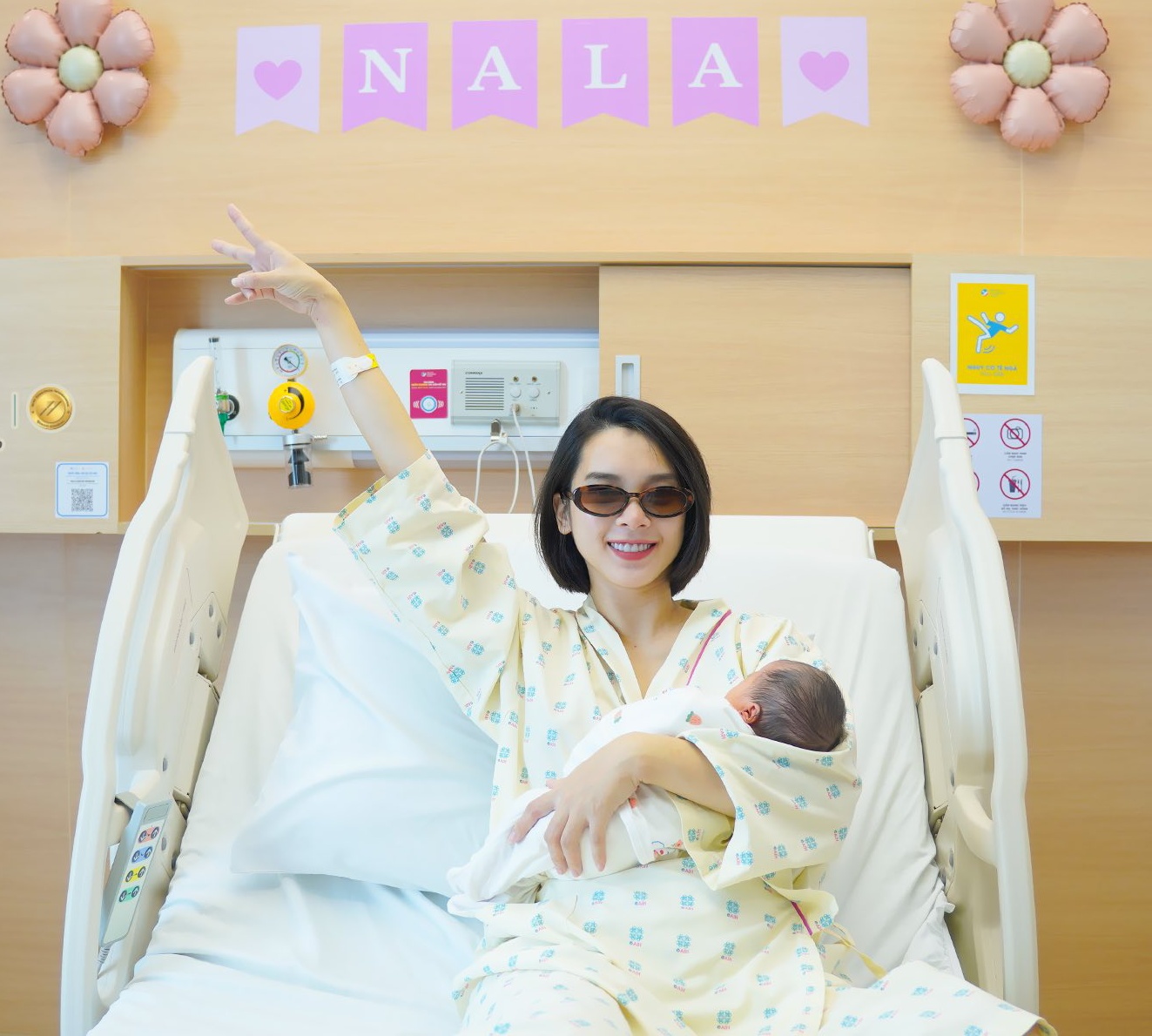 Quỳnh Lương rạng rỡ hậu sinh con