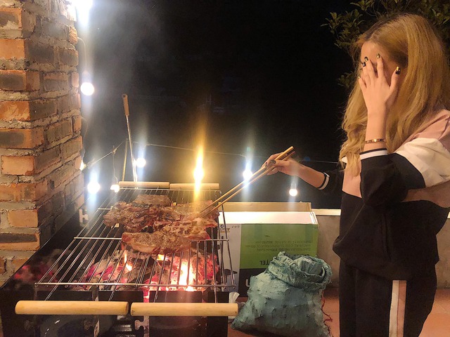 Khu vực sân thượng tổ chức tiệc BBQ