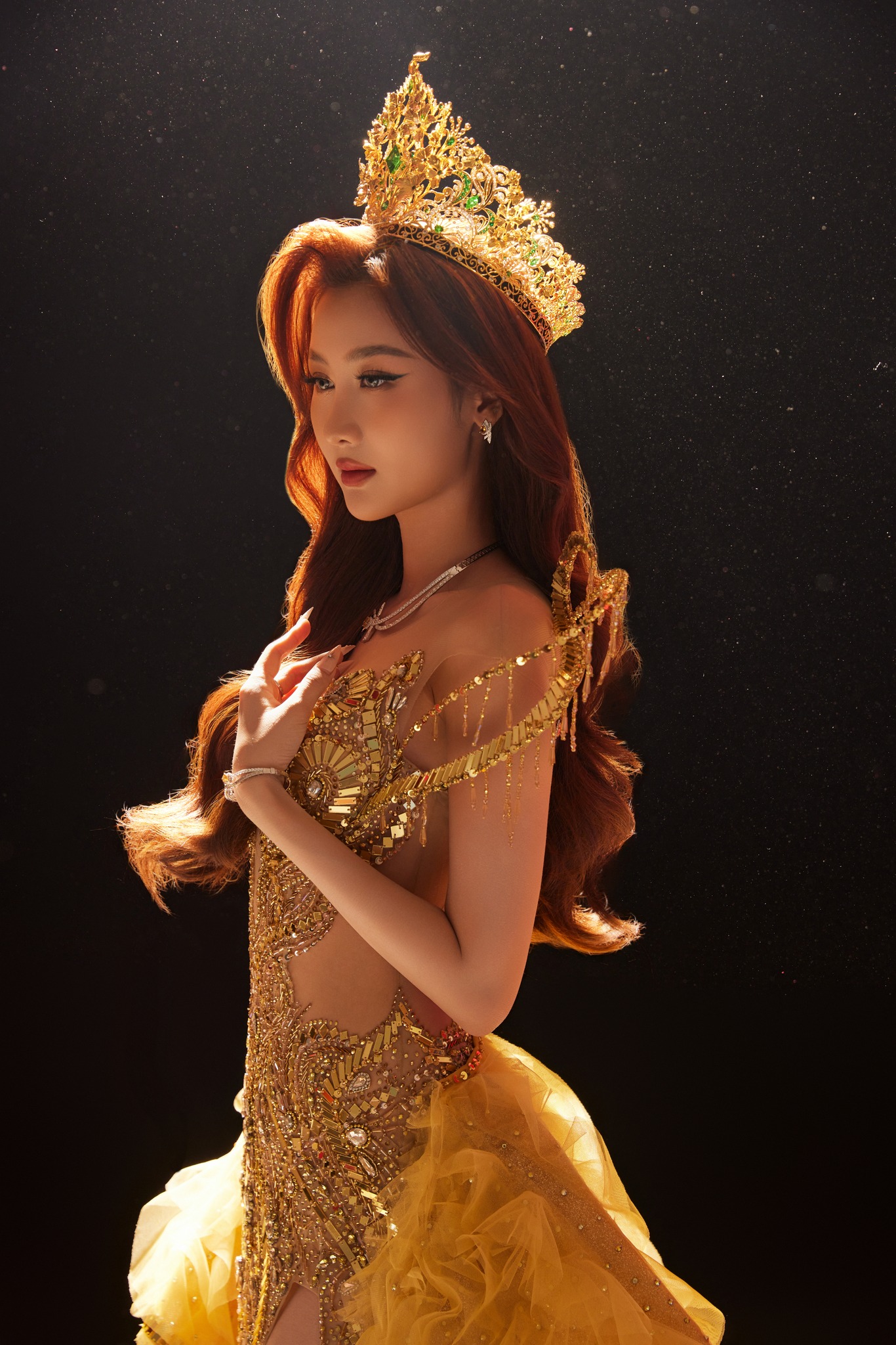 Không khí thảm đỏ chung kết Miss Grand Vietnam 2025