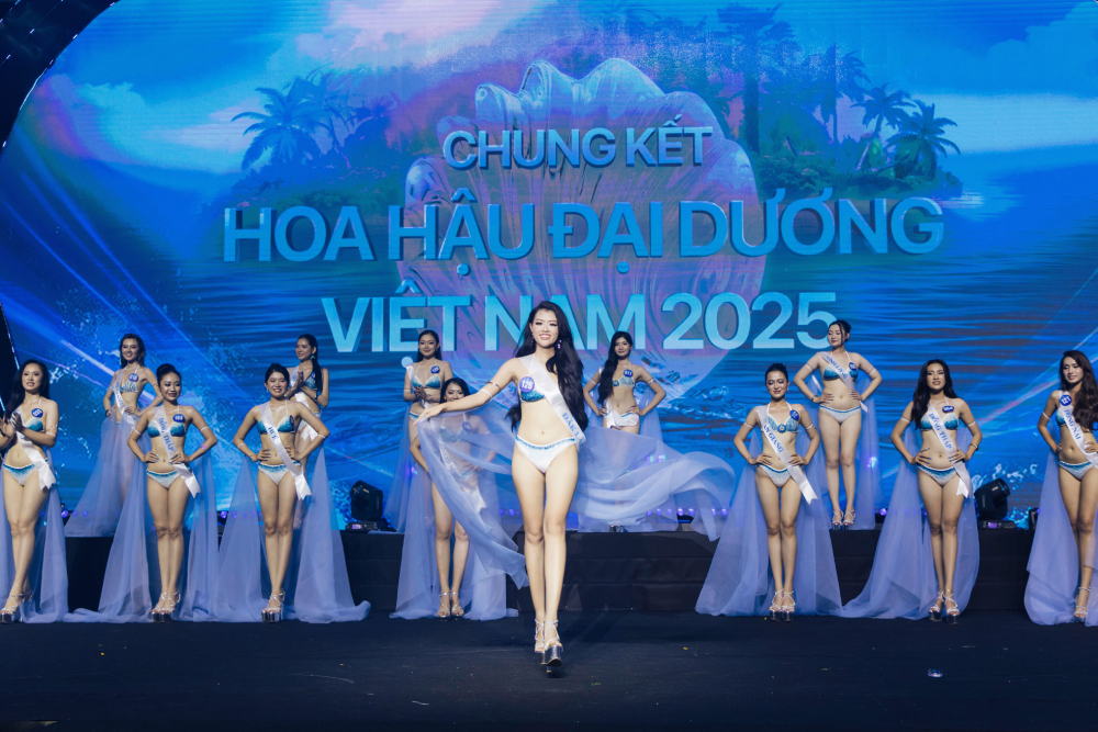 Màn trình diễn áo tắm