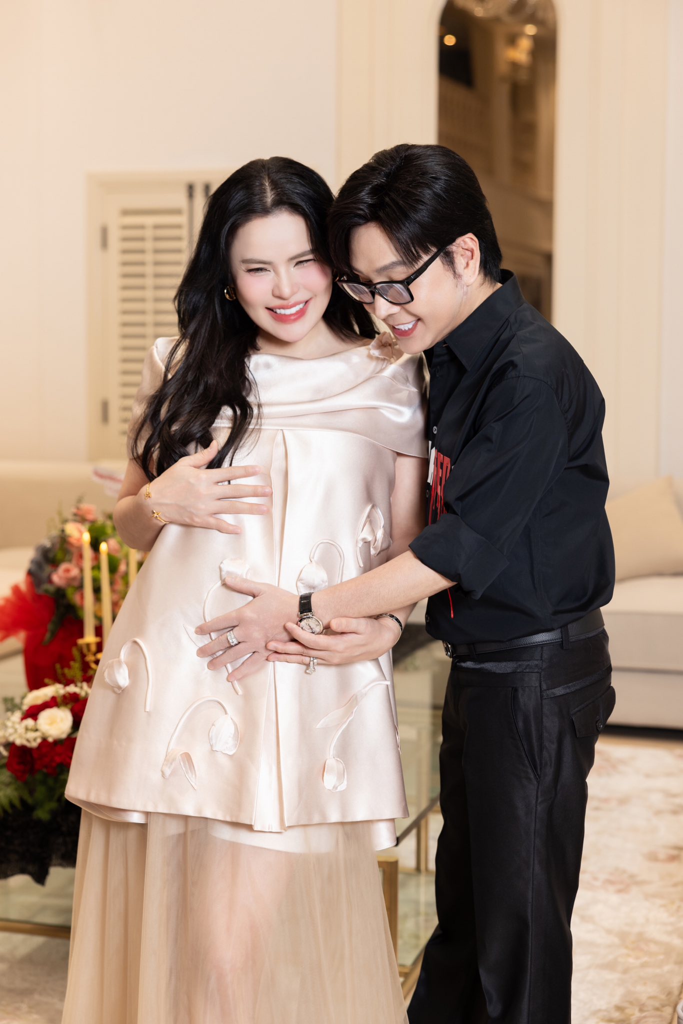Cặp đôi hạnh phúc sắp đón con gái chung