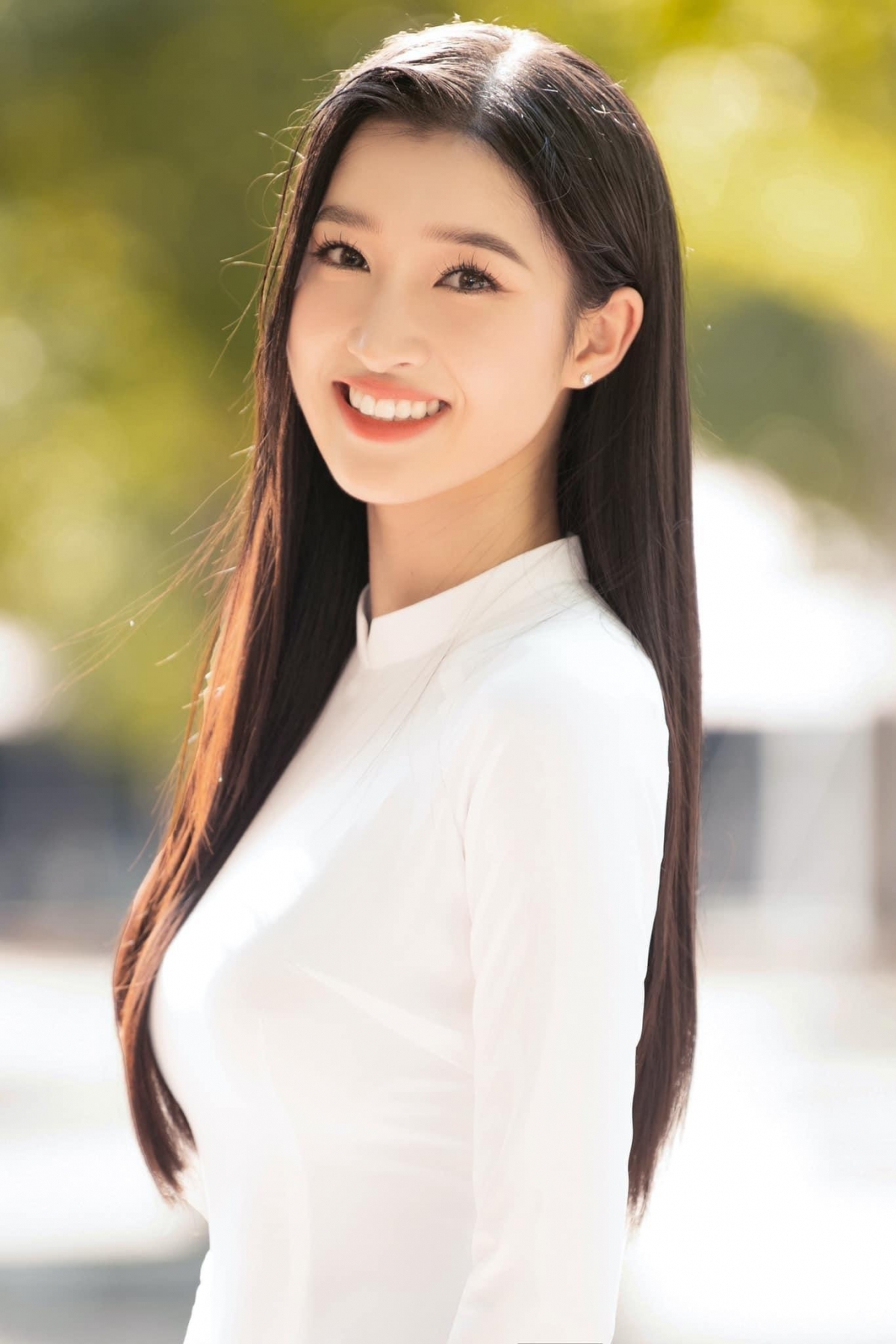 Phương Nhi dịu dàng, trong trẻo
