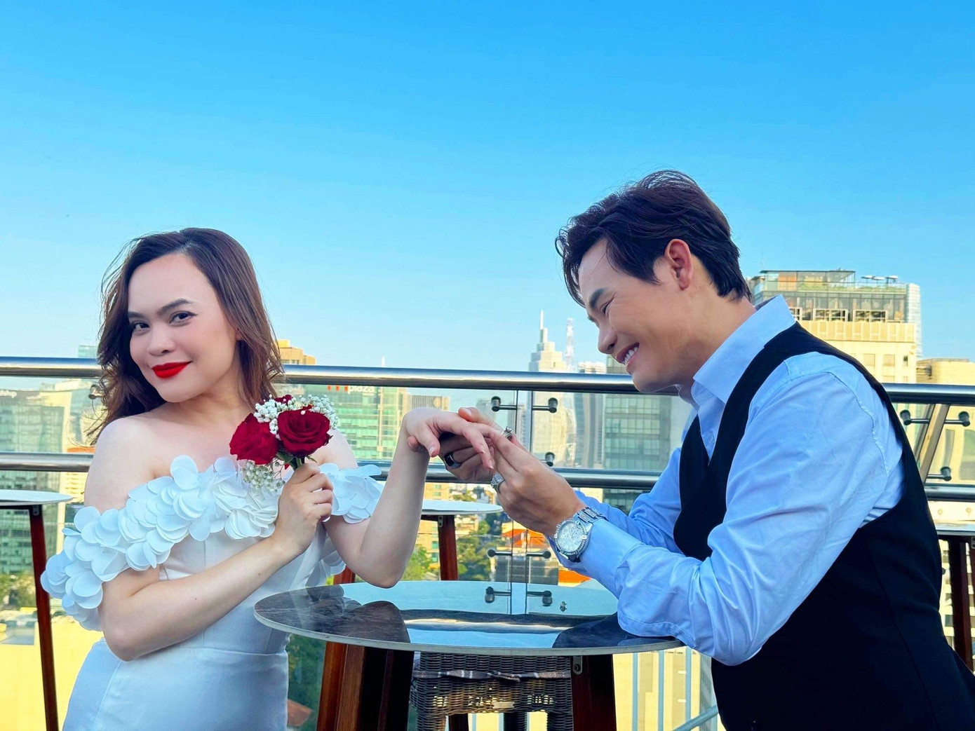 MC Hồng Phúc và vợ
