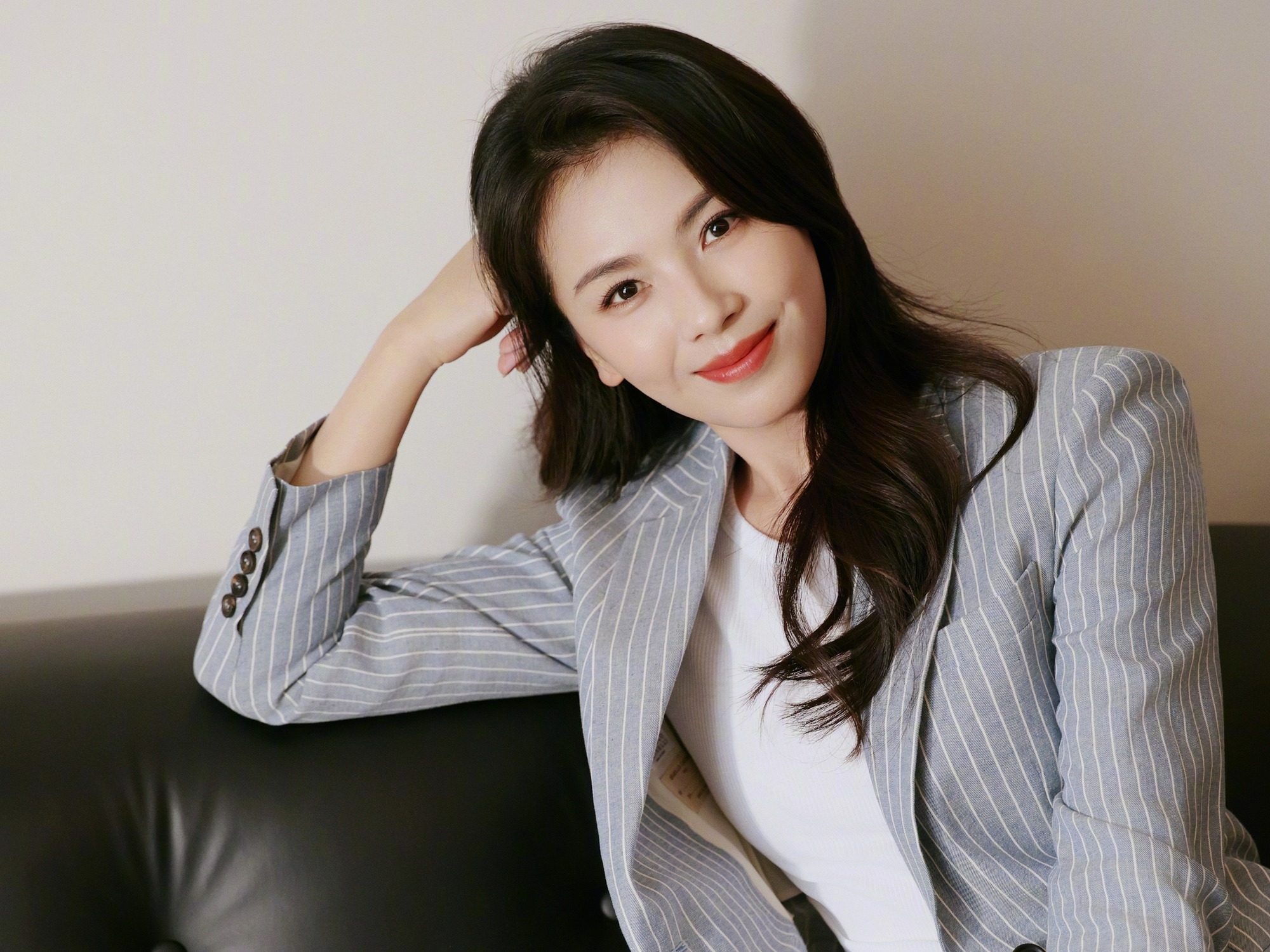 Lưu Đào ảnh thời trang sang trọng cổ kính 