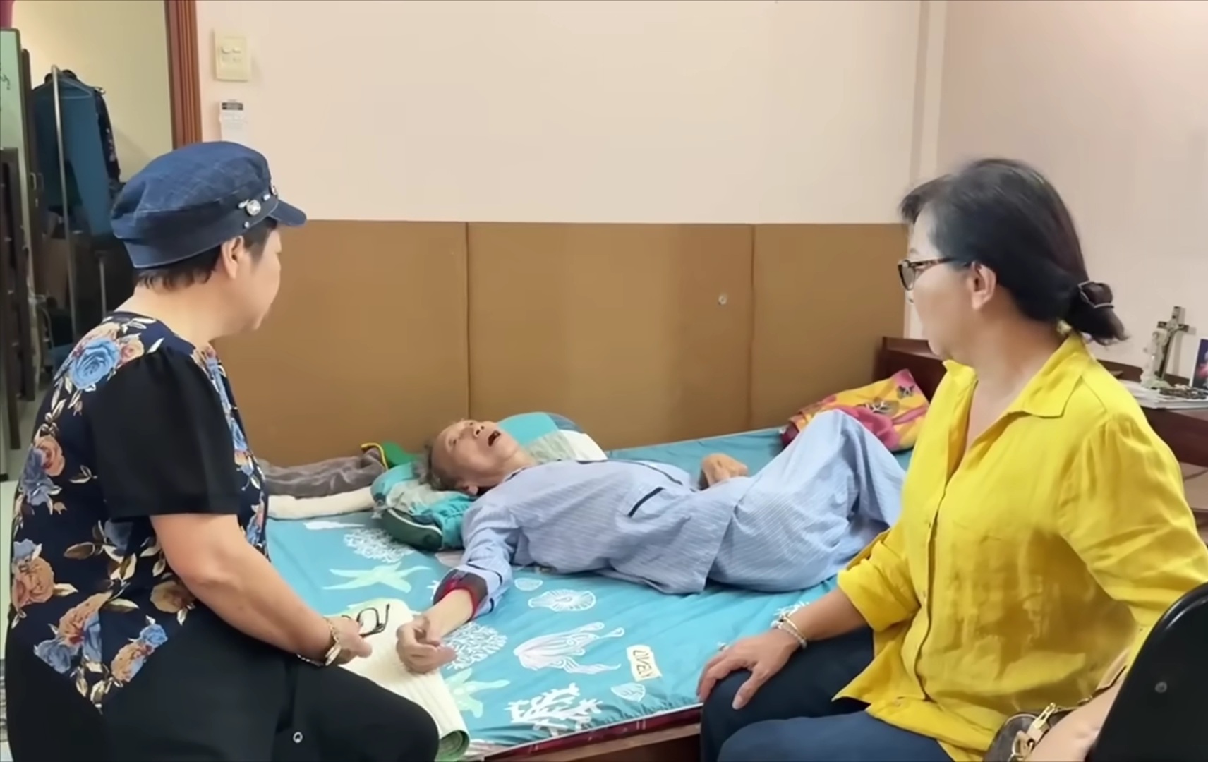 NSND Thế Hiển đang nằm liệt giường do ung thư phổi