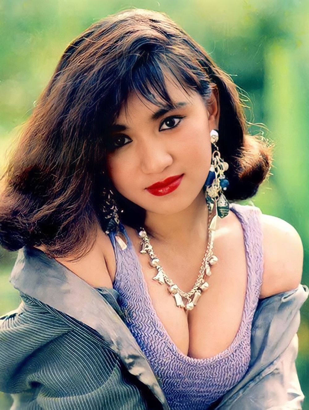 Y Phụng thời trẻ