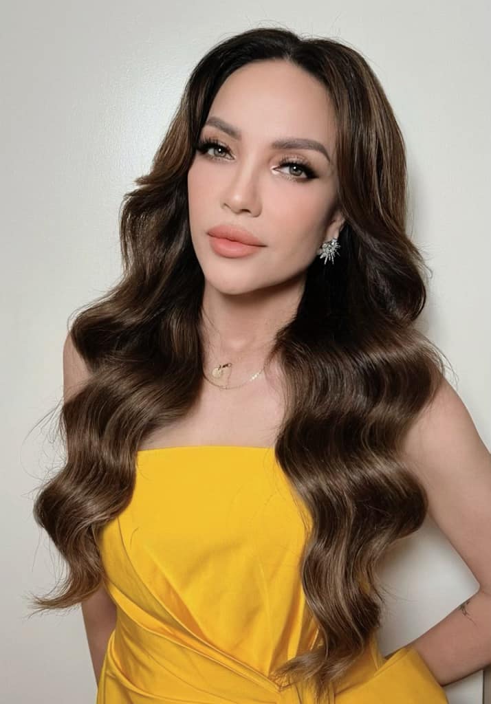 Thanh Hà hiện vẫn chăm chỉ làm nghề ở hải ngoại lẫn trong nước. Nhan sắc ở tuổi U60 vẫn mặn mà, cuốn hút