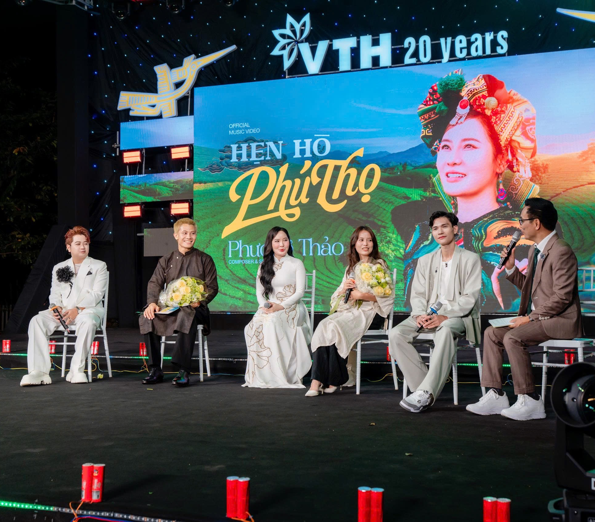 Phương Thảo cùng ekip sản xuất MV