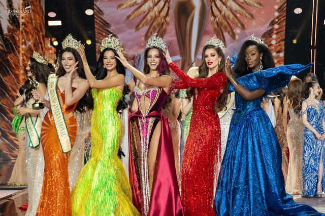 Thuỳ Tiên vắng mặt trong bức ảnh truyền thống của Miss Grand International