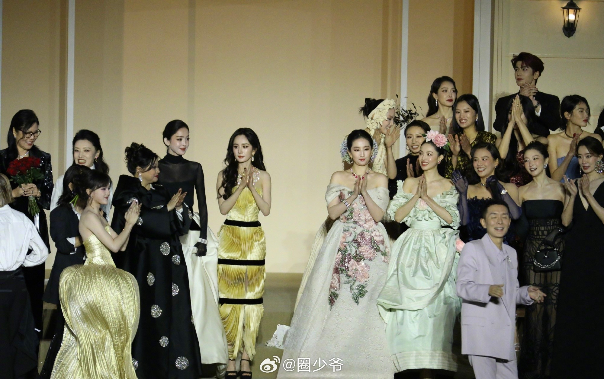 Bức ảnh cho thấy mâu thuẫn của Lưu Diệc Phi và Dương Mịch