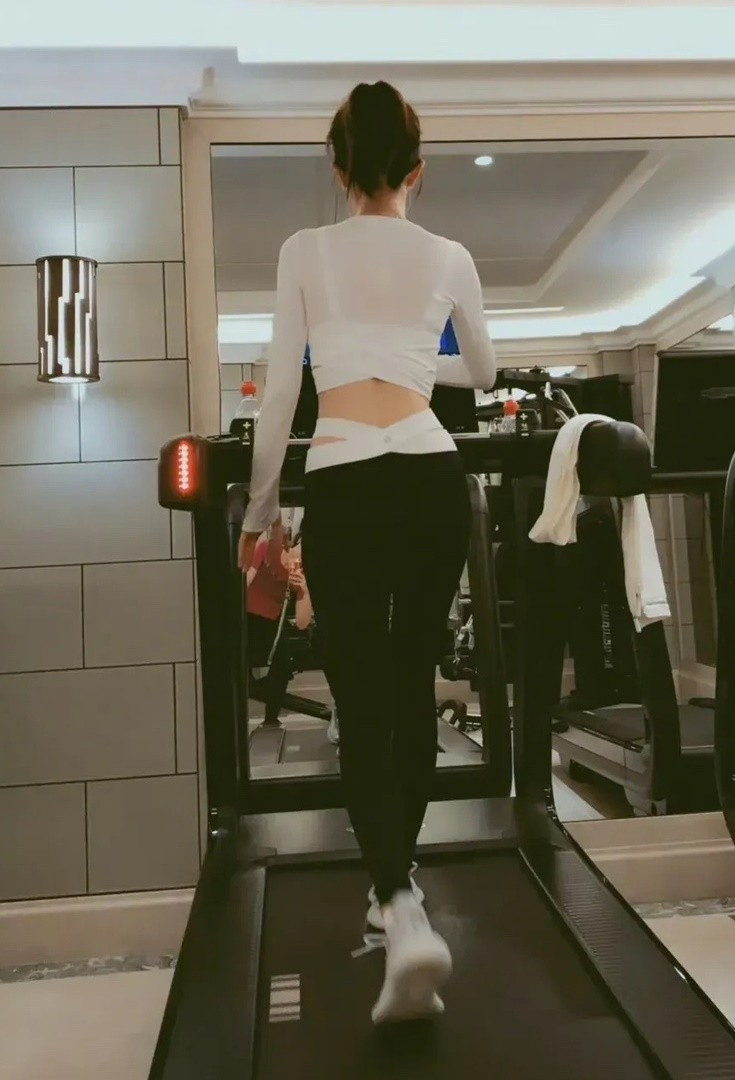 Bình luận về vẻ đẹp của Tần Lam