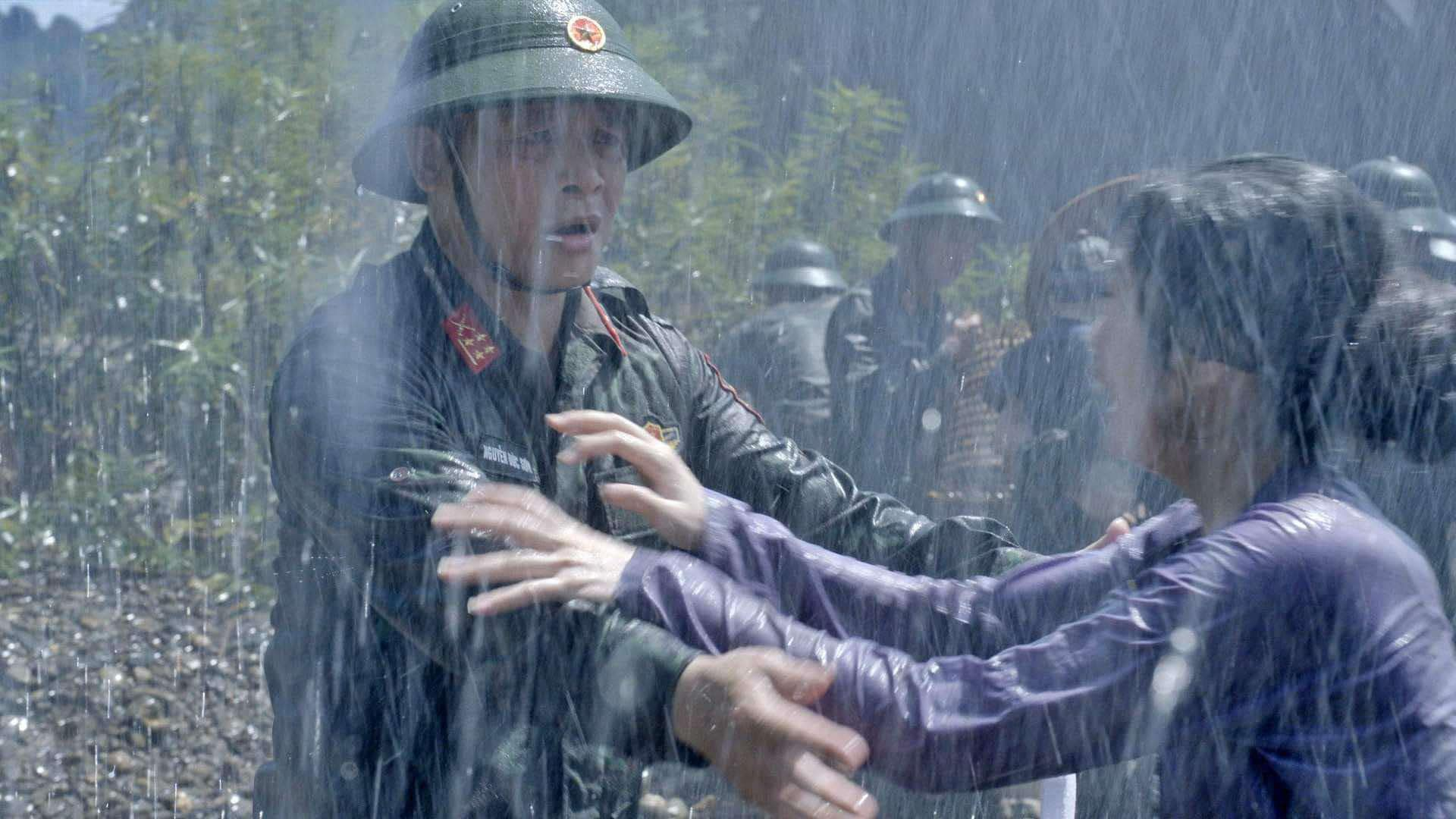 Nước lũ dâng ngập nhà