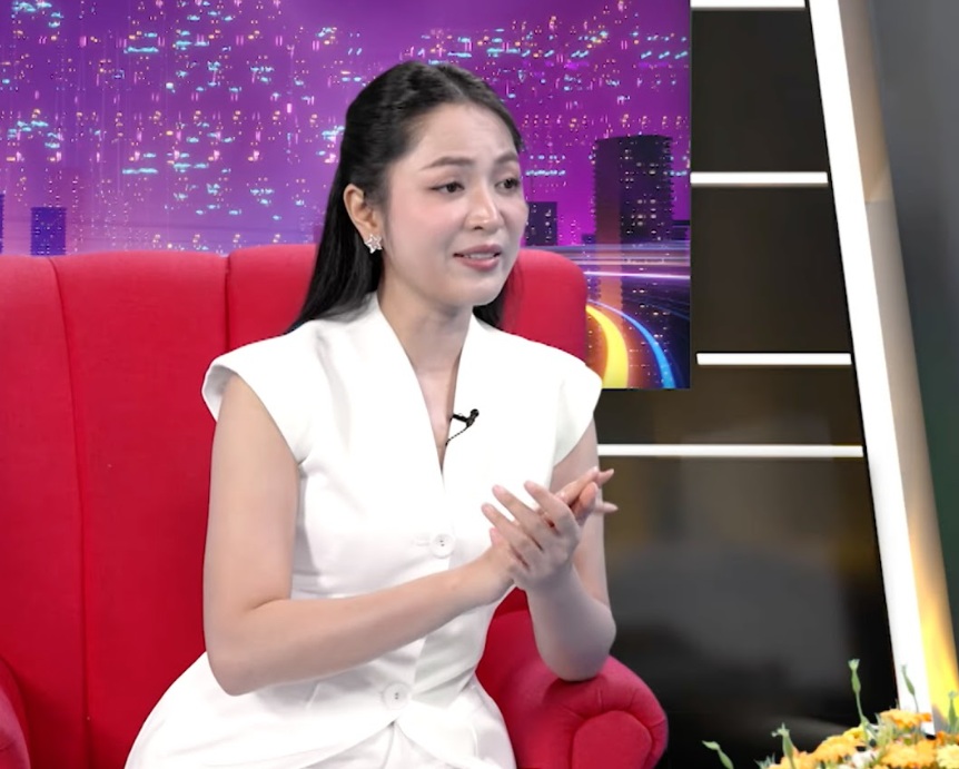 Nữ ca sĩ Viết tiếp câu chuyện hòa bình: 'Có thể cuộc sống tôi đã rẽ hướng khác' Ca sĩ Duyên Quỳnh trong chương trình 24h nói thật