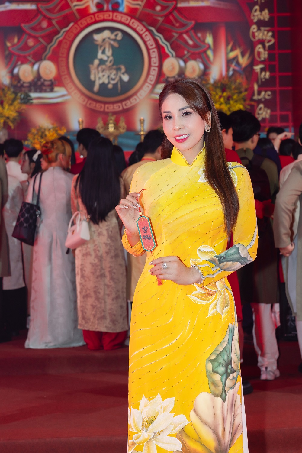 Gia đình Lý Hương gồm đạo diễn Lý Sơn và tài tử Lý Hùng