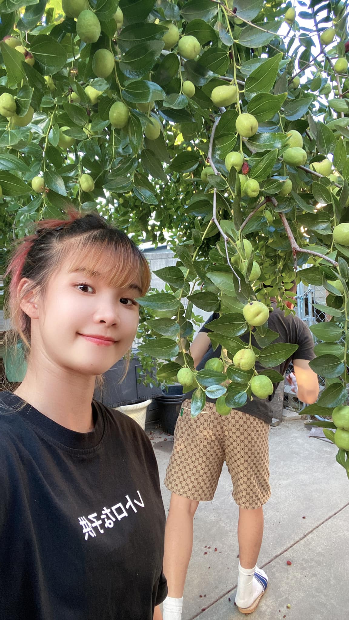 Tình trạng của Khởi My và chồng kém tuổi- Ảnh 3. Hình ảnh Kelvin Khánh được Khởi My chụp hoặc úp mở một góc