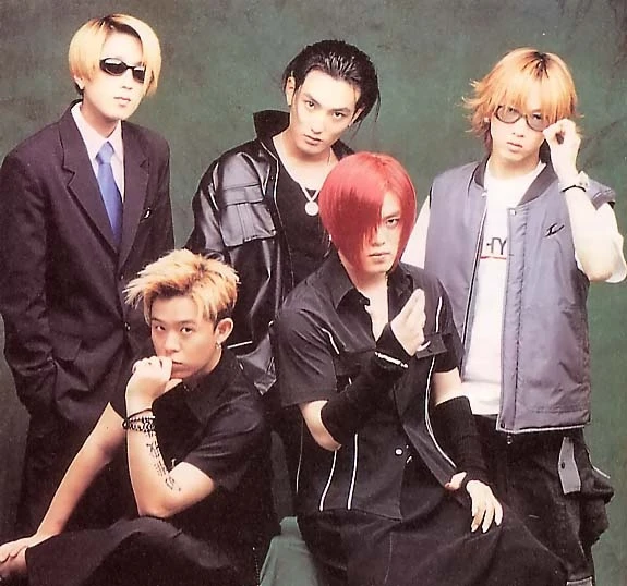 Nhóm H.O.T huyền thoại Kpop H.O.T từng là nhóm nhạc huyền thoại Kpop một thời với nhiều bản hit gắn liền với thế hệ fan đời đầu