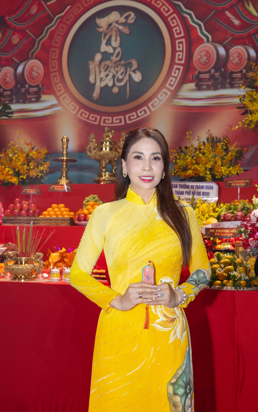 Diễn viên Lý Hương tại lễ giỗ Tổ