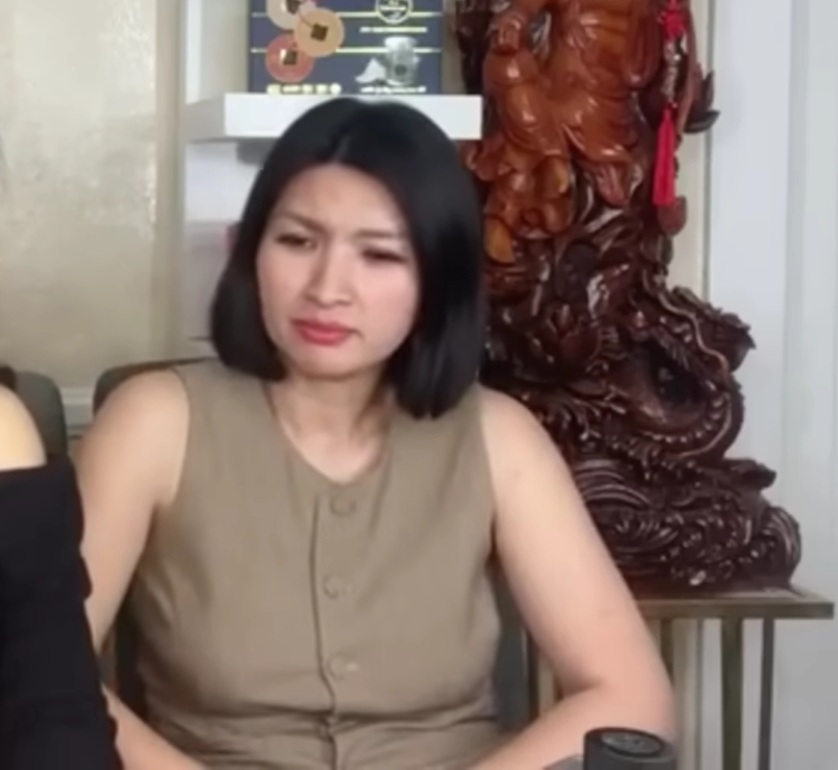 Nguyễn Hồng Nhung trẻ trung sau sinh