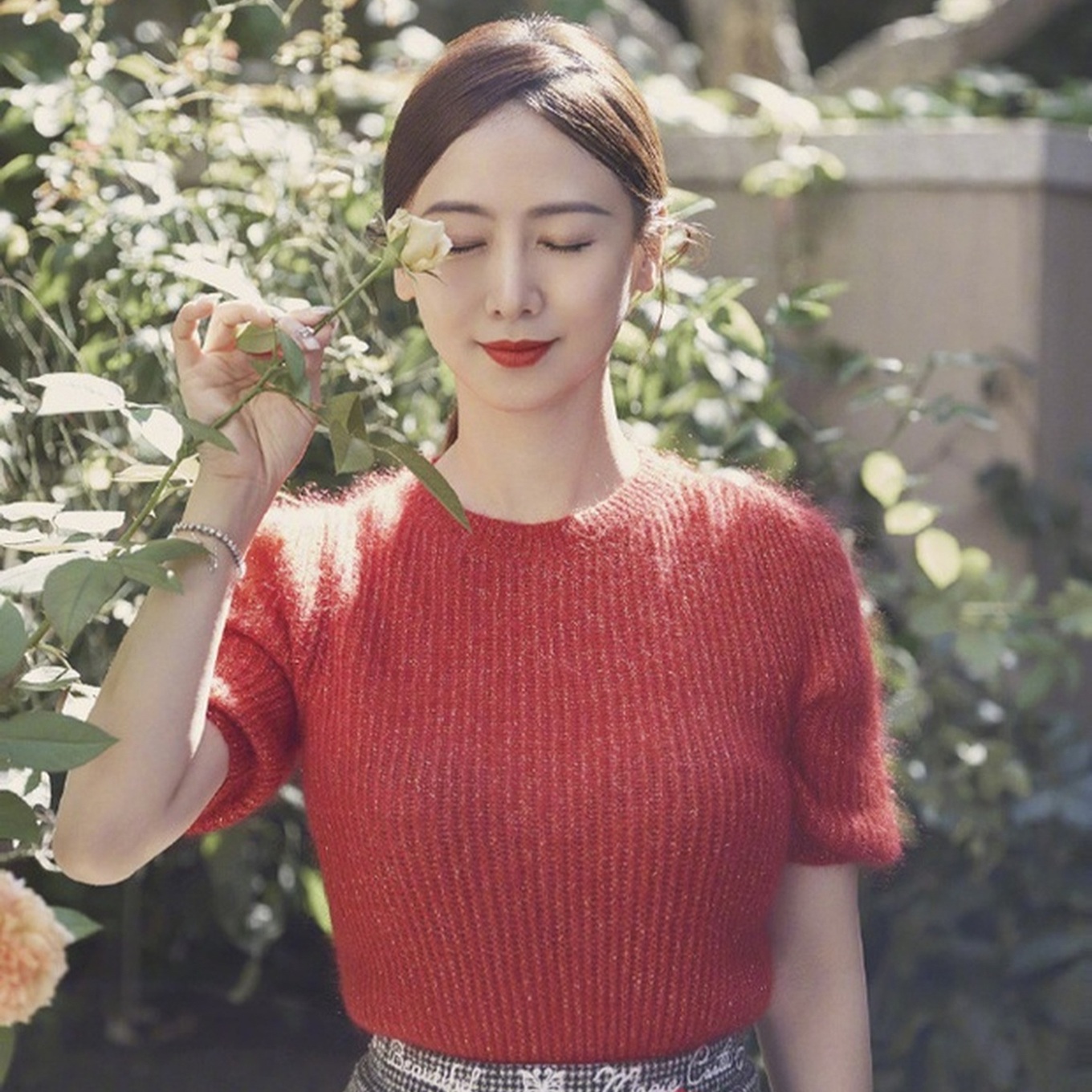 Ông Hồng sinh ở Hong Kong (Trung Quốc)