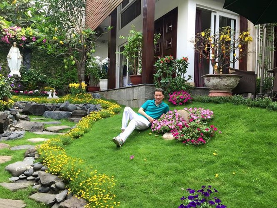 Biệt thự trăm tỷ của Đàm Vĩnh Hưng ở TP.HCM