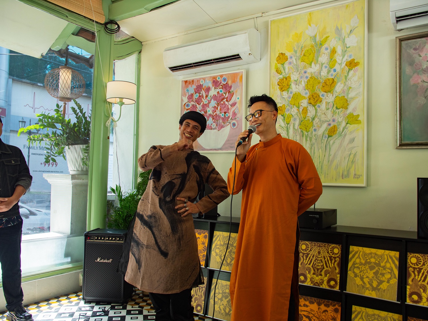 Hoàng Bách và Phạm Anh Khoa chơi thân thiết