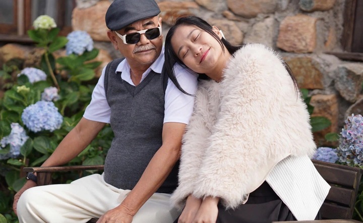 Dàn diễn viên Áo Lụa Hà Đông: Người vướng vòng lao lý, người giàu có viên mãn - Ảnh 5. NSND Việt Anh hạnh phúc bên bạn gái kém 38 tuổi