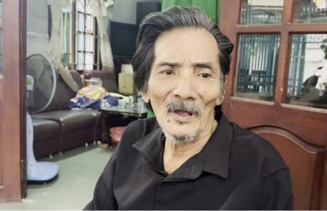 Nghệ sĩ Thương Tín trên giường bệnh