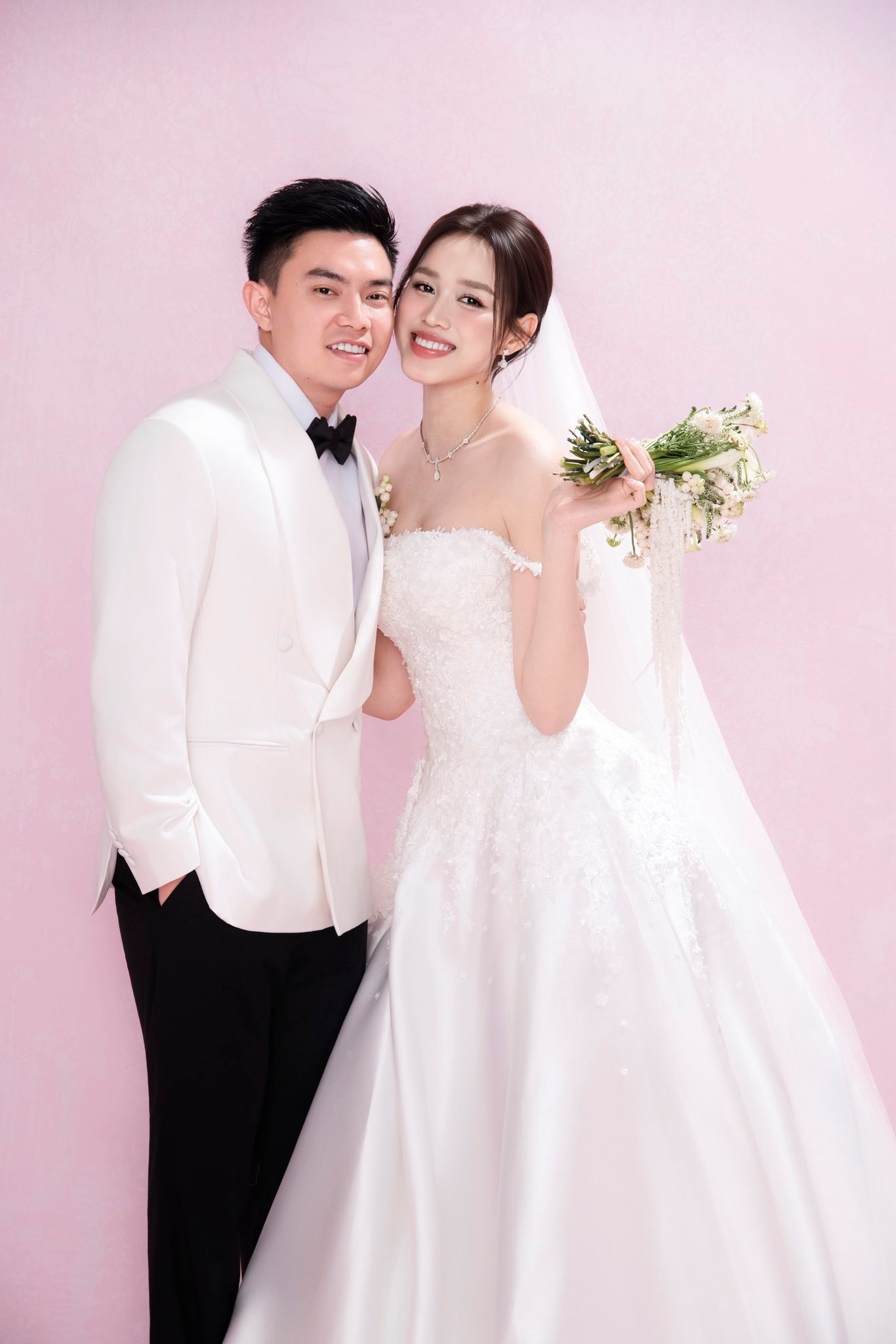 Đỗ Hà và Nguyễn Viết Vương ngày vui lễ cưới