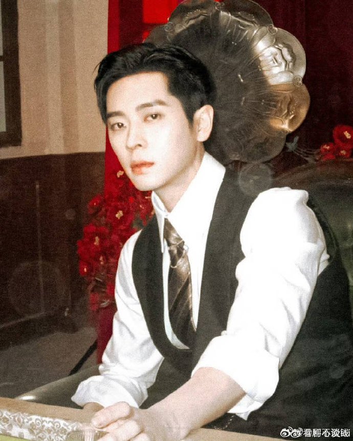 Diễn viên Thừa Lỗi Gương mặt góc cạnh của Thừa Lỗi