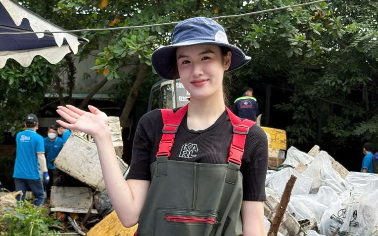 Trịnh Mỹ Anh tại đêm chung kết Miss Earth 2025