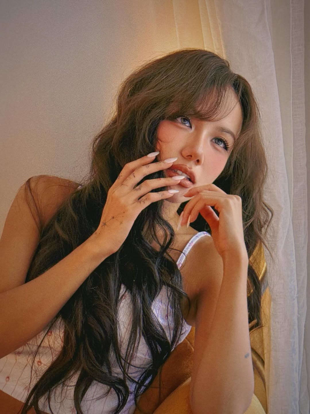 Hình ảnh mới của Phương Ly với gu thời trang nữ thần