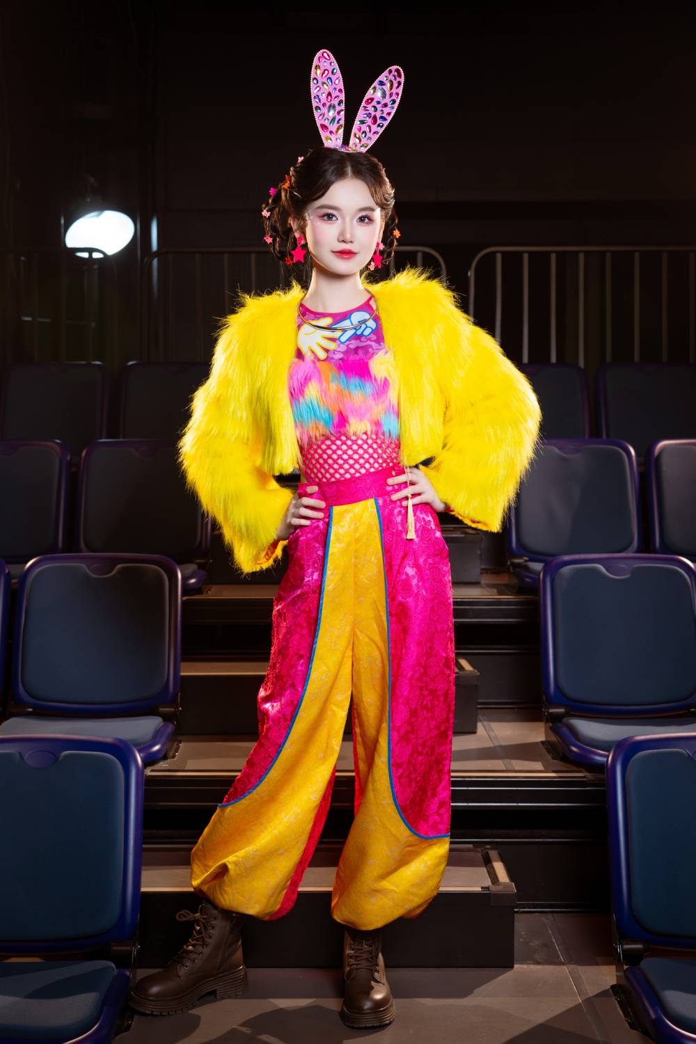 Nguyễn Ngọc Kim Cương tại sự kiện giới thiệu MV Oẳn Tù Tì