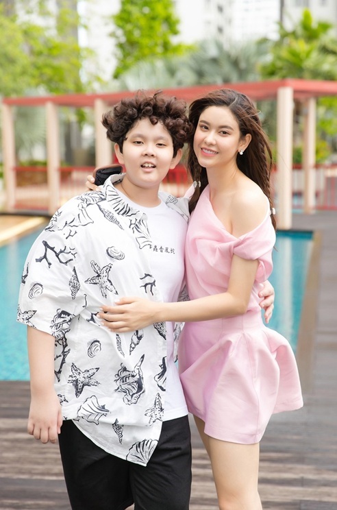Trương Quỳnh Anh và con trai