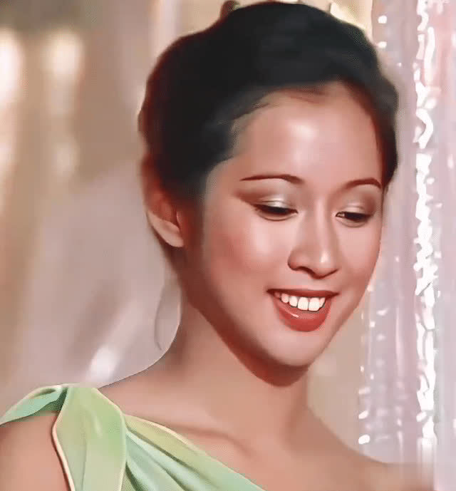 Chu Linh Linh bị bó buộc trong chiếc lồng son mang tên hào môn