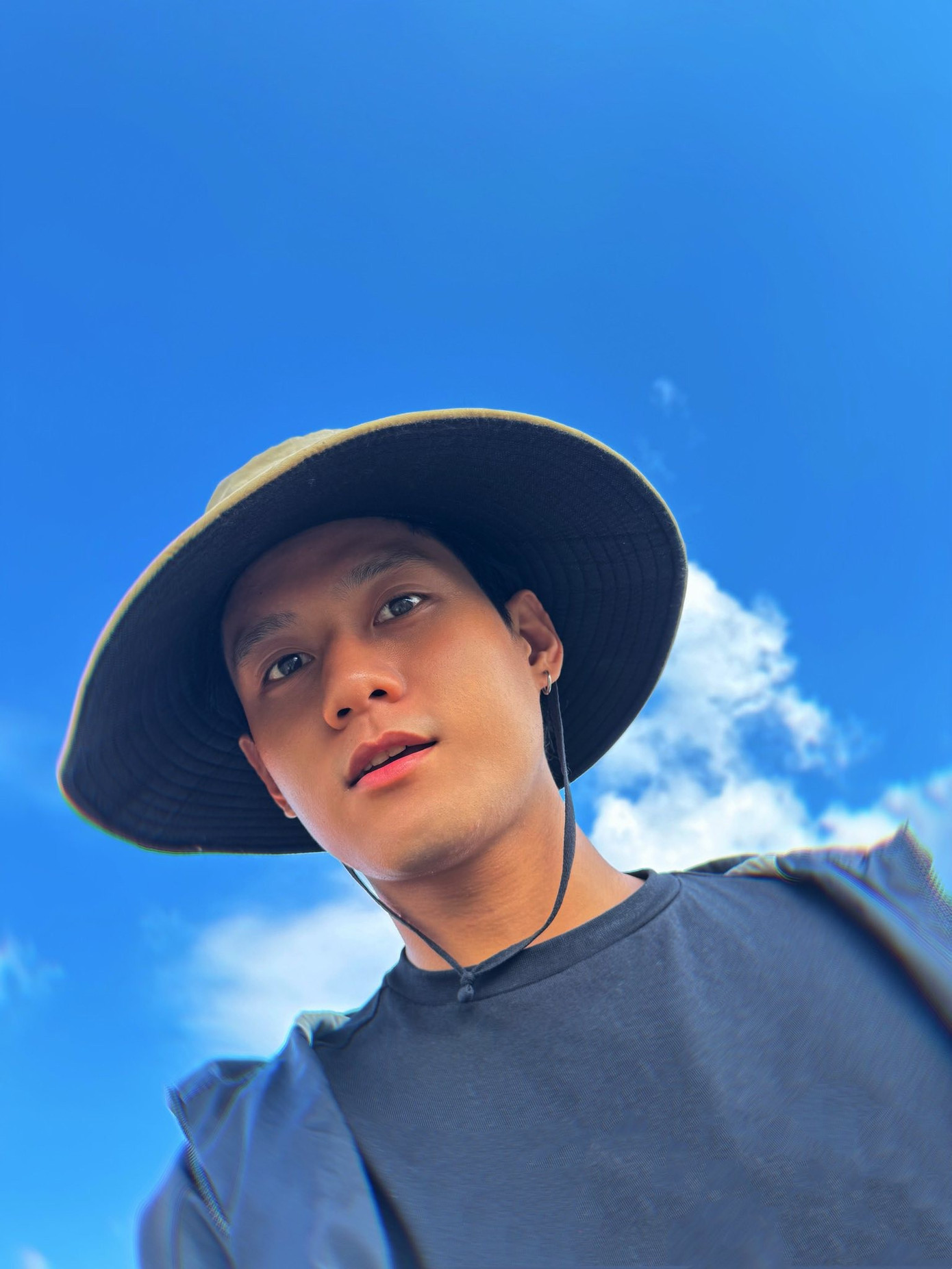 Hình ảnh mưa lũ tại quê nhà diễn viên Đình Khang