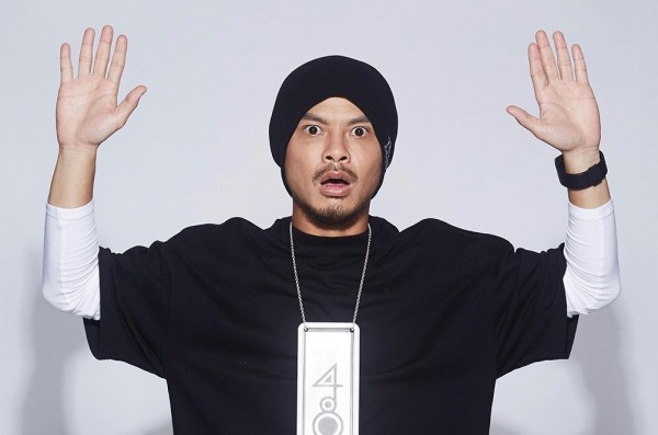 Namewee mỉa mai Phòng Tổ Danh và Kha Chấn Đông