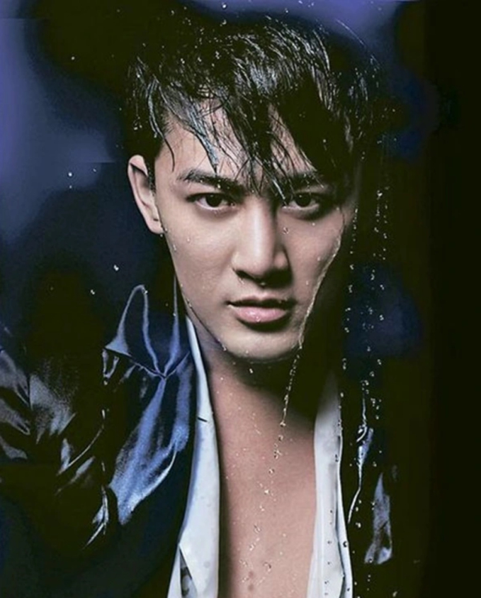 Lâm Phong trong tư thế lịch lãm, xuất thân từ gia tộc quyền lực