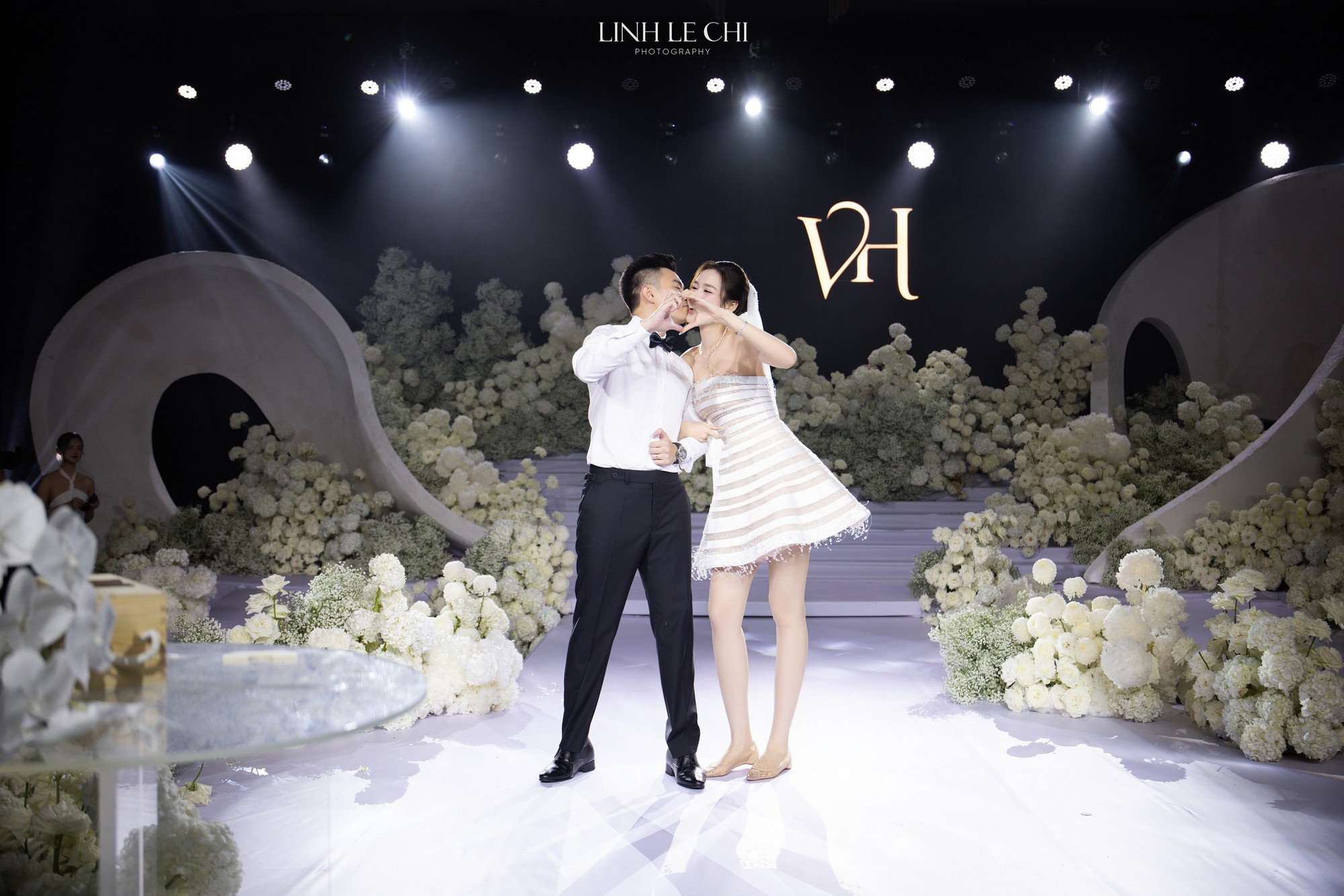 Lời thề nguyện lãng mạn của Đỗ Hà và Viết Vương