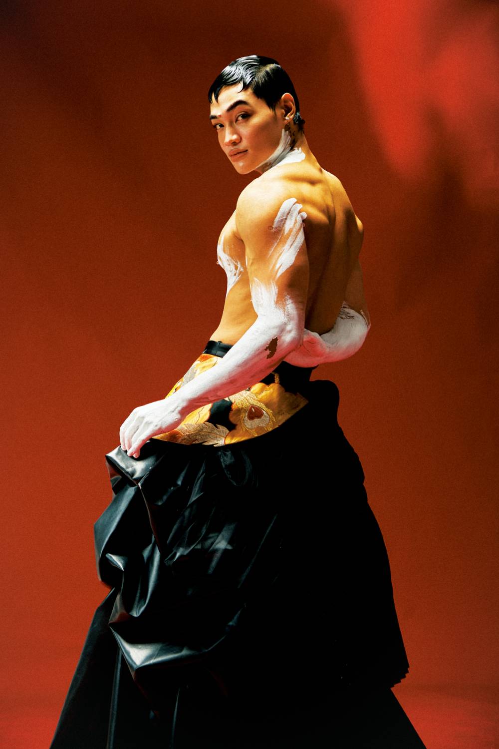 Chất liệu và kỹ thuật thêu đính trong bộ sưu tập