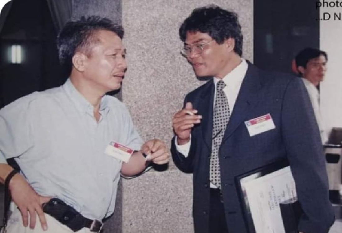 Ngọc Tân bên cạnh nhạc sĩ Phú Quang